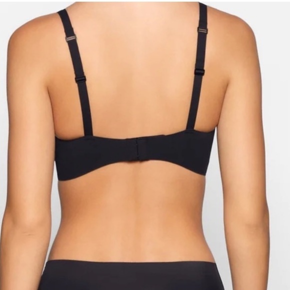 Skims Medium NAKED PLUNGE LONGLINE BRA onyx NWT - Picture 2 of 3